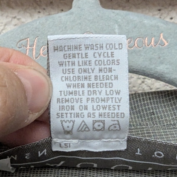 Maggie McNaughton 1X rayon/polyester blend - Picture 4 of 10